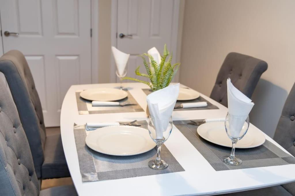 Cozy 3 Bed Sasha House In Beeston Nottingham Villa Exterior photo